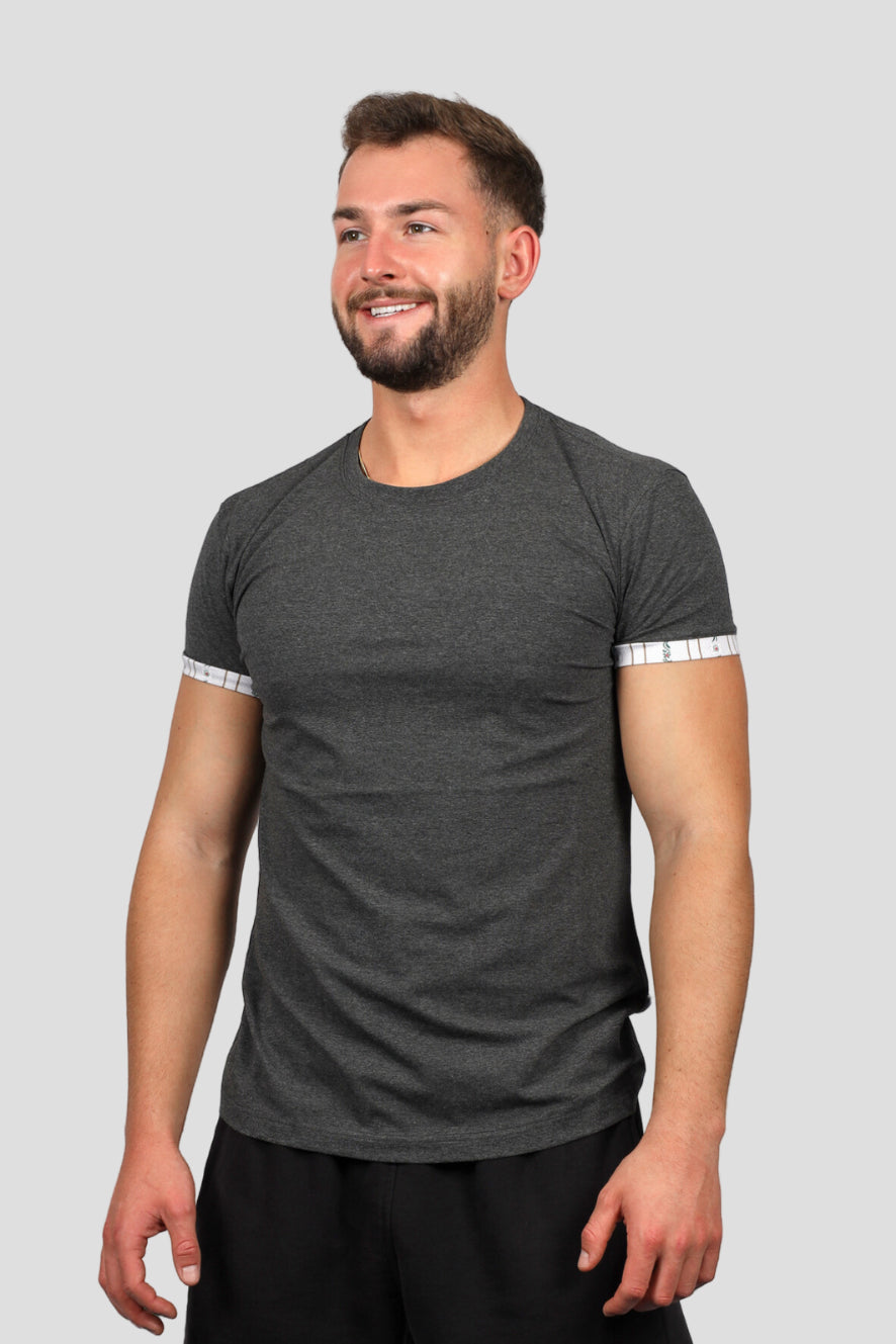 Herren-T-Shirt mit Edelweiss-Motiv am Armabschluss von Edelvetica