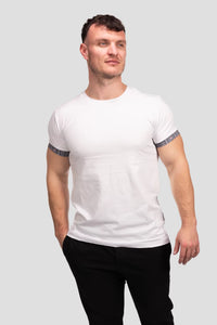 Herren-T-Shirt mit Edelweiss-Motiv am Armabschluss von Edelvetica